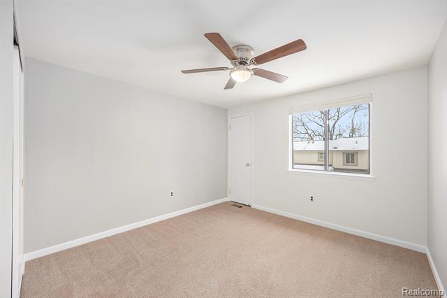 Builiding view eleven for 1543 Charter Oak, Rochester, MI. 48309