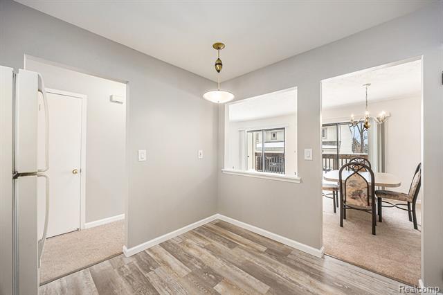 Builiding view four for 1543 Charter Oak, Rochester, MI. 48309