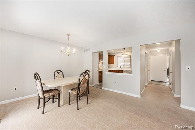 Builiding view six for 1543 Charter Oak, Rochester, MI. 48309