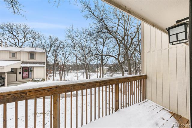 Builiding view twenty for 1543 Charter Oak, Rochester, MI. 48309