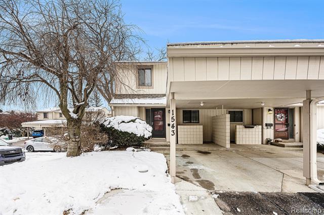 Builiding view two for 1543 Charter Oak, Rochester, MI. 48309