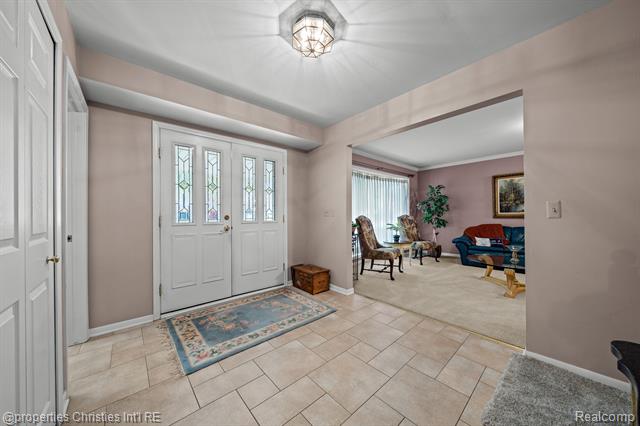 Builiding view four for 123 Longford, Rochester, MI. 48309