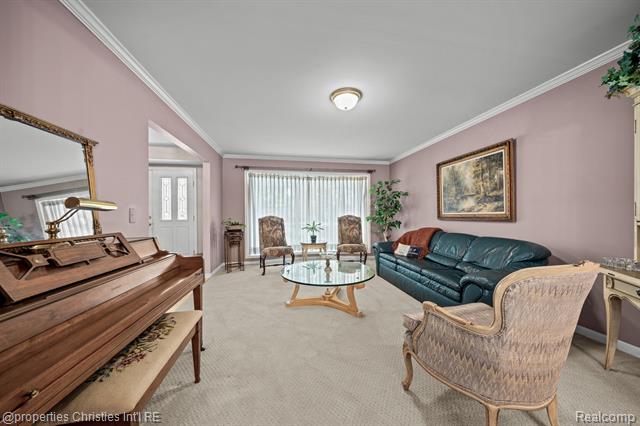 Builiding view seven for 123 Longford, Rochester, MI. 48309