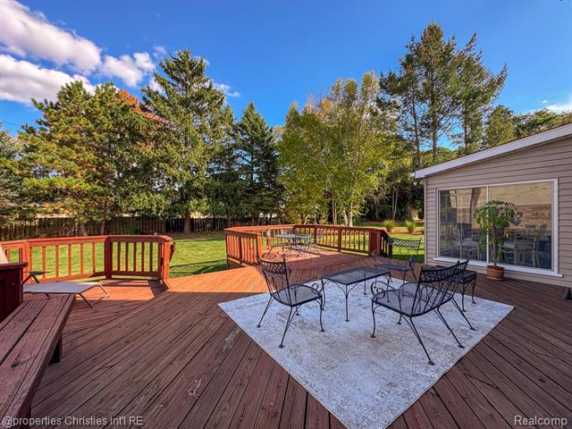 Builiding view thirty seven for 123 Longford, Rochester, MI. 48309