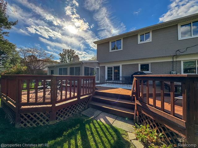 Builiding view thirty six for 123 Longford, Rochester, MI. 48309