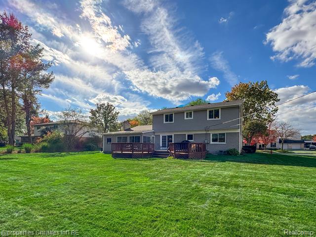 Builiding view thirty three for 123 Longford, Rochester, MI. 48309