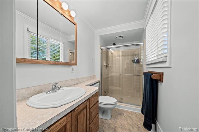 Builiding view twenty four for 123 Longford, Rochester, MI. 48309