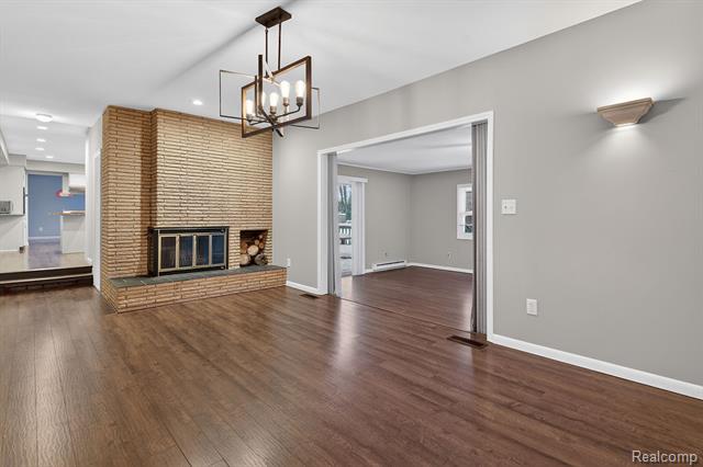 Builiding view fifteen for 126 Orchardale, Rochester, MI. 48309