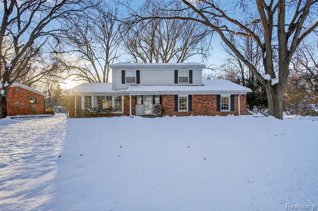 Builiding view forty for 126 Orchardale, Rochester, MI. 48309