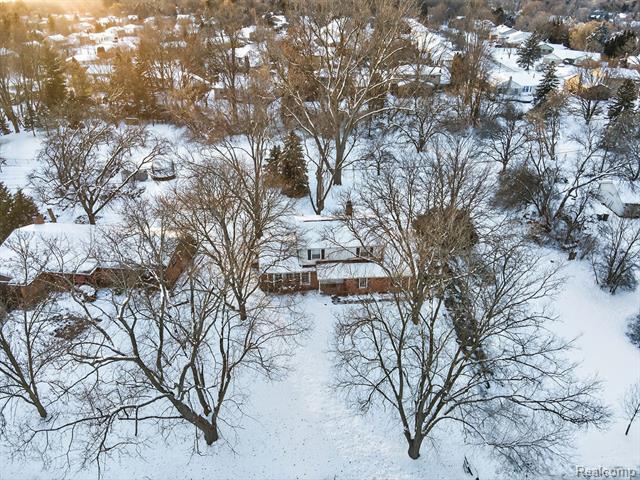 Builiding view thirty eight for 126 Orchardale, Rochester, MI. 48309