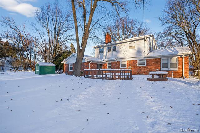 Builiding view thirty four for 126 Orchardale, Rochester, MI. 48309