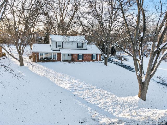 Builiding view thirty nine for 126 Orchardale, Rochester, MI. 48309