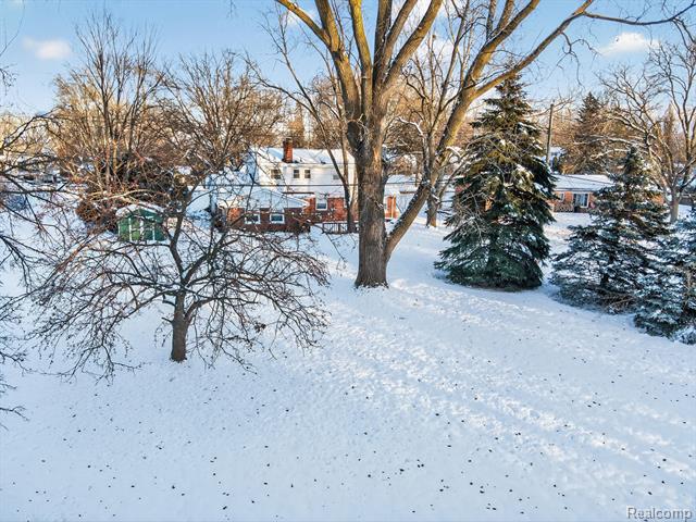 Builiding view thirty six for 126 Orchardale, Rochester, MI. 48309