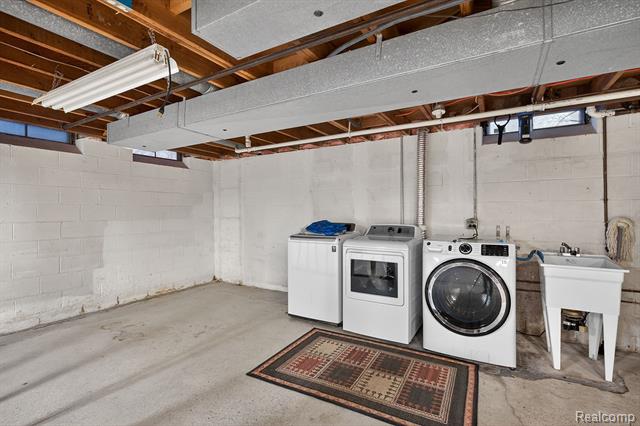 Builiding view thirty for 126 Orchardale, Rochester, MI. 48309