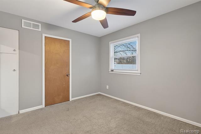 Builiding view twenty five for 126 Orchardale, Rochester, MI. 48309