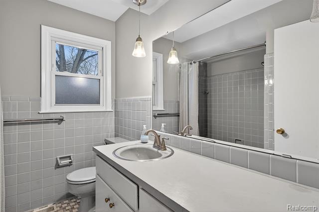 Builiding view twenty two for 126 Orchardale, Rochester, MI. 48309