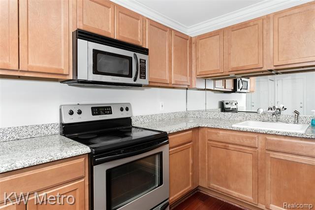 Builiding view eleven for 2309 Walton, Rochester, MI. 48309