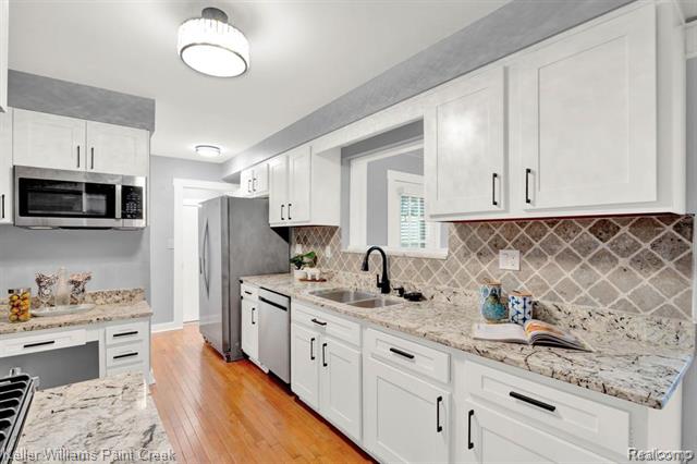 Builiding view eight for 2330 Walton, Rochester, MI. 48309