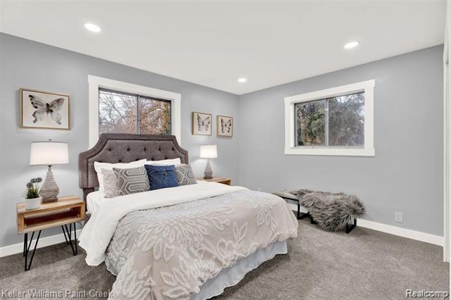 Builiding view seventeen for 2330 Walton, Rochester, MI. 48309