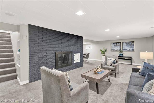 Builiding view twenty five for 2330 Walton, Rochester, MI. 48309