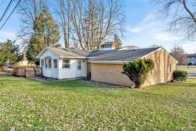 Builiding view twenty nine for 2330 Walton, Rochester, MI. 48309