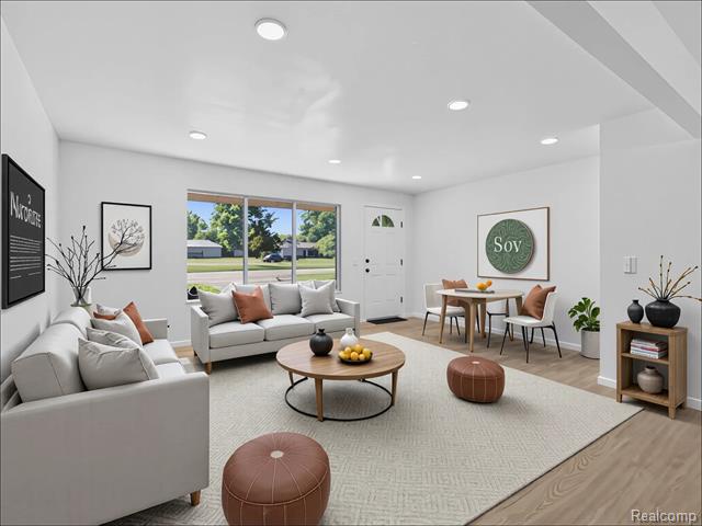 Builiding view five for 2070 Walton, Rochester, MI. 48309