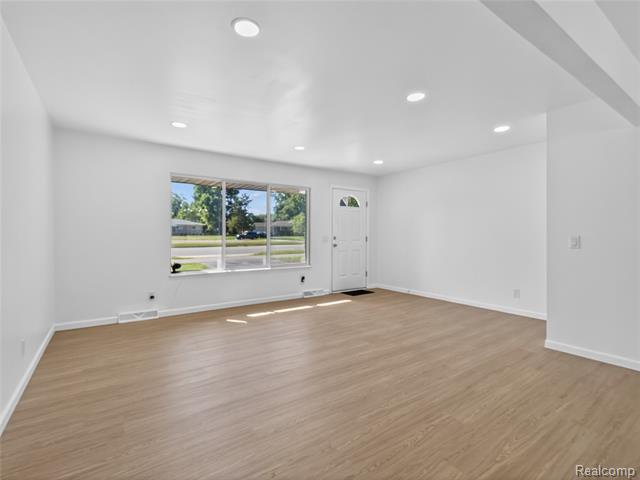 Builiding view six for 2070 Walton, Rochester, MI. 48309