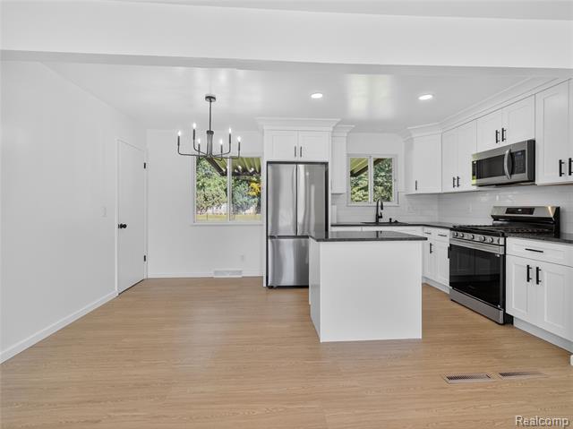 Builiding view twenty five for 2070 Walton, Rochester, MI. 48309