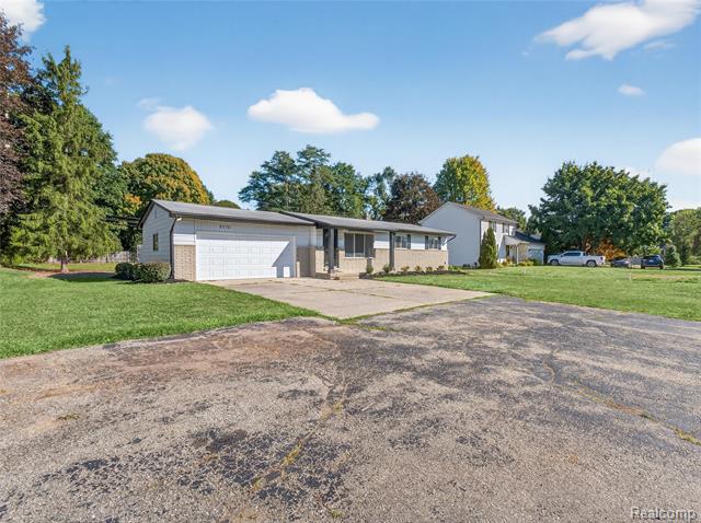 Builiding view twenty two for 2070 Walton, Rochester, MI. 48309