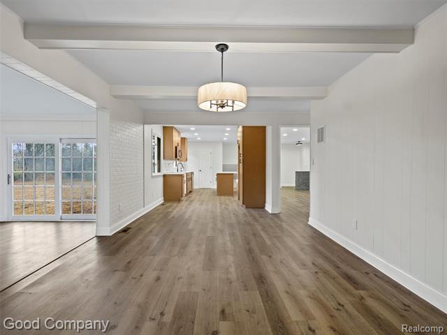 Builiding view nine for 32 Shagbark, Rochester, MI. 48309