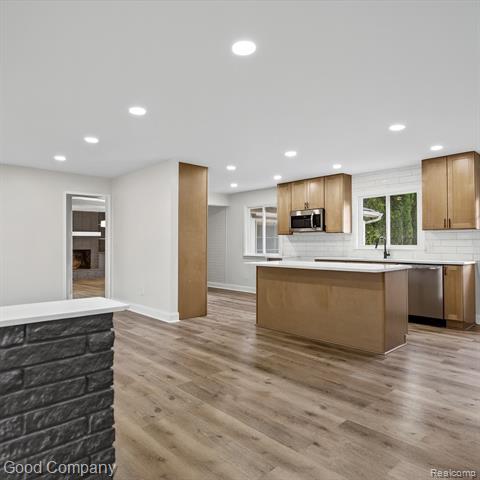 Builiding view one for 32 Shagbark, Rochester, MI. 48309