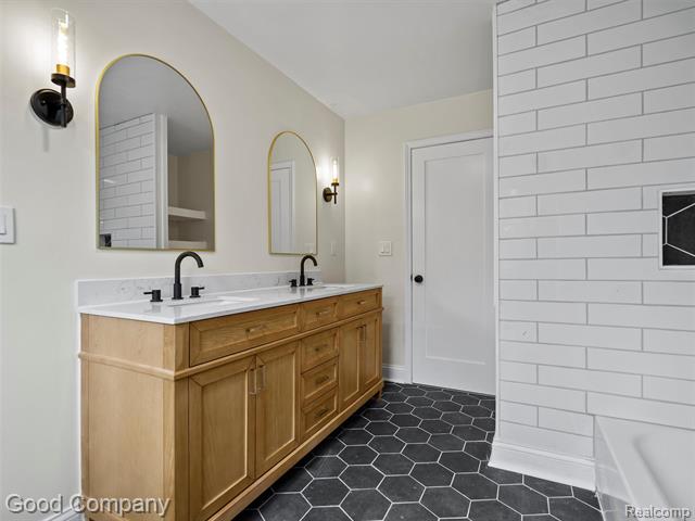 Builiding view sixteen for 32 Shagbark, Rochester, MI. 48309