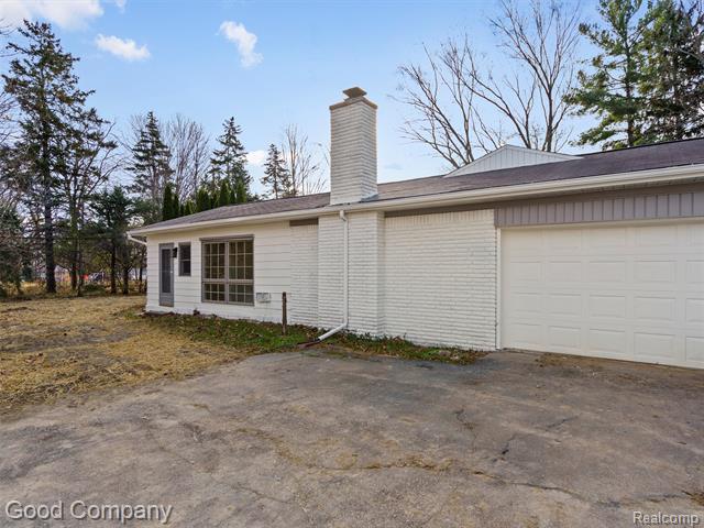 Builiding view twenty seven for 32 Shagbark, Rochester, MI. 48309