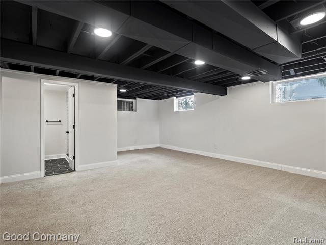 Builiding view twenty two for 32 Shagbark, Rochester, MI. 48309