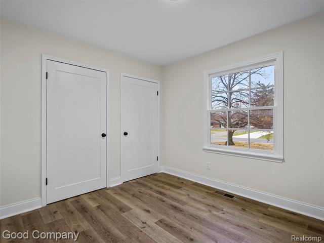 Builiding view twenty for 32 Shagbark, Rochester, MI. 48309