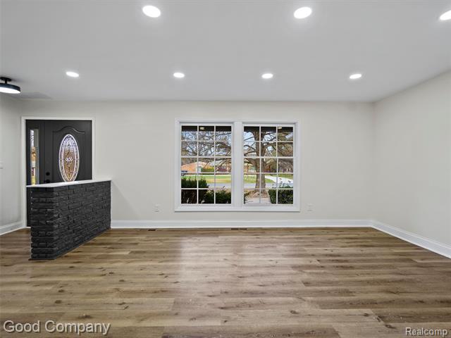 Builiding view two for 32 Shagbark, Rochester, MI. 48309