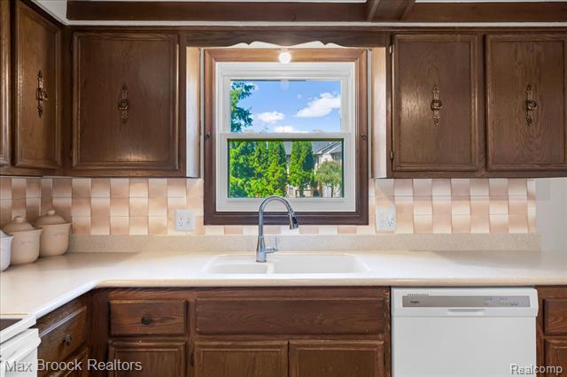 Builiding view eleven for 217 Stonetree, Rochester, MI. 48309