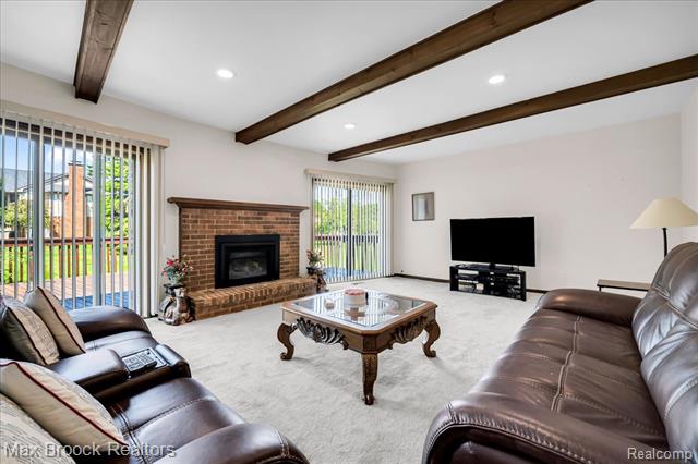 Builiding view nineteen for 217 Stonetree, Rochester, MI. 48309