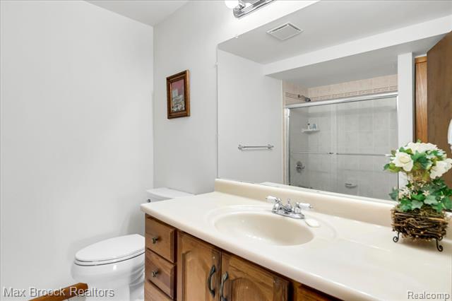 Builiding view thirty seven for 217 Stonetree, Rochester, MI. 48309