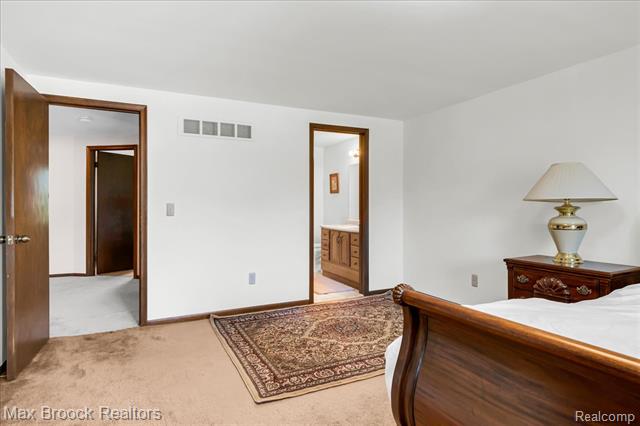Builiding view thirty six for 217 Stonetree, Rochester, MI. 48309