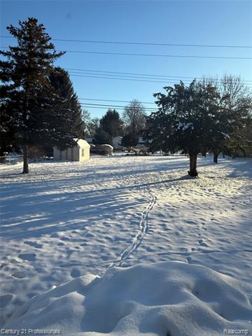 Builiding view eighteen for 216 Nevada, Rochester, MI. 48309