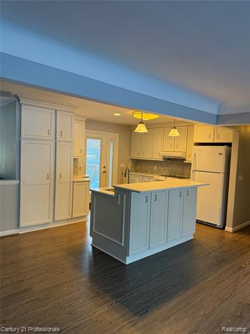 Builiding view four for 216 Nevada, Rochester, MI. 48309