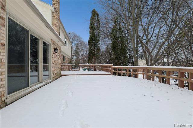 Builiding view fifty nine for 2728 Winter Park, Rochester, MI. 48309