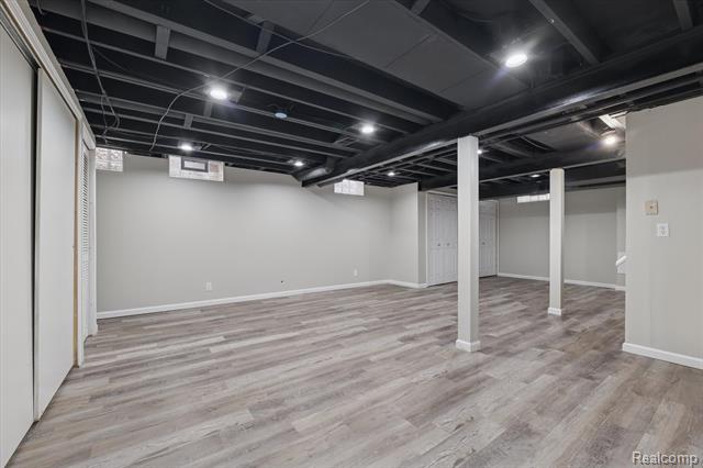 Builiding view fifty three for 2728 Winter Park, Rochester, MI. 48309