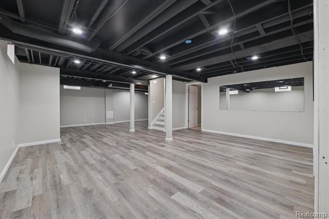 Builiding view fifty two for 2728 Winter Park, Rochester, MI. 48309