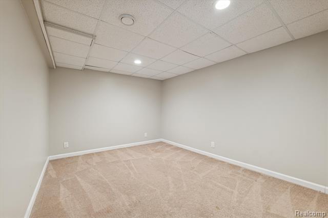 Builiding view fifty for 2728 Winter Park, Rochester, MI. 48309