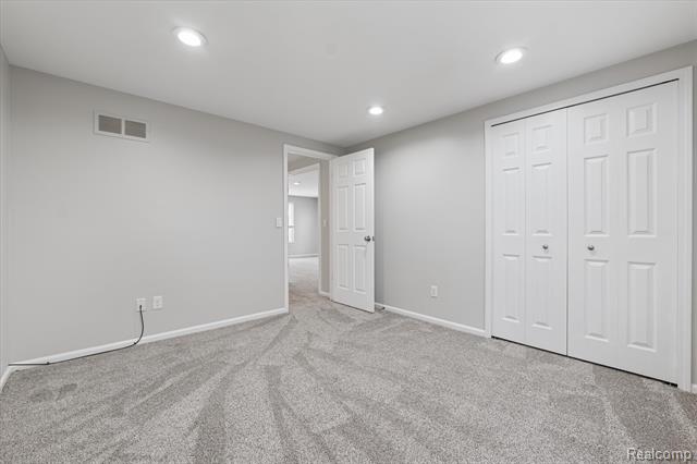 Builiding view forty eight for 2728 Winter Park, Rochester, MI. 48309