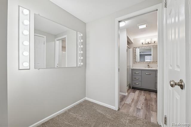 Builiding view forty two for 2728 Winter Park, Rochester, MI. 48309