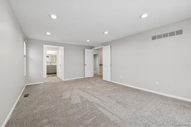 Builiding view forty for 2728 Winter Park, Rochester, MI. 48309