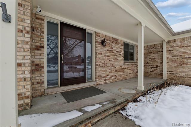 Builiding view four for 2728 Winter Park, Rochester, MI. 48309